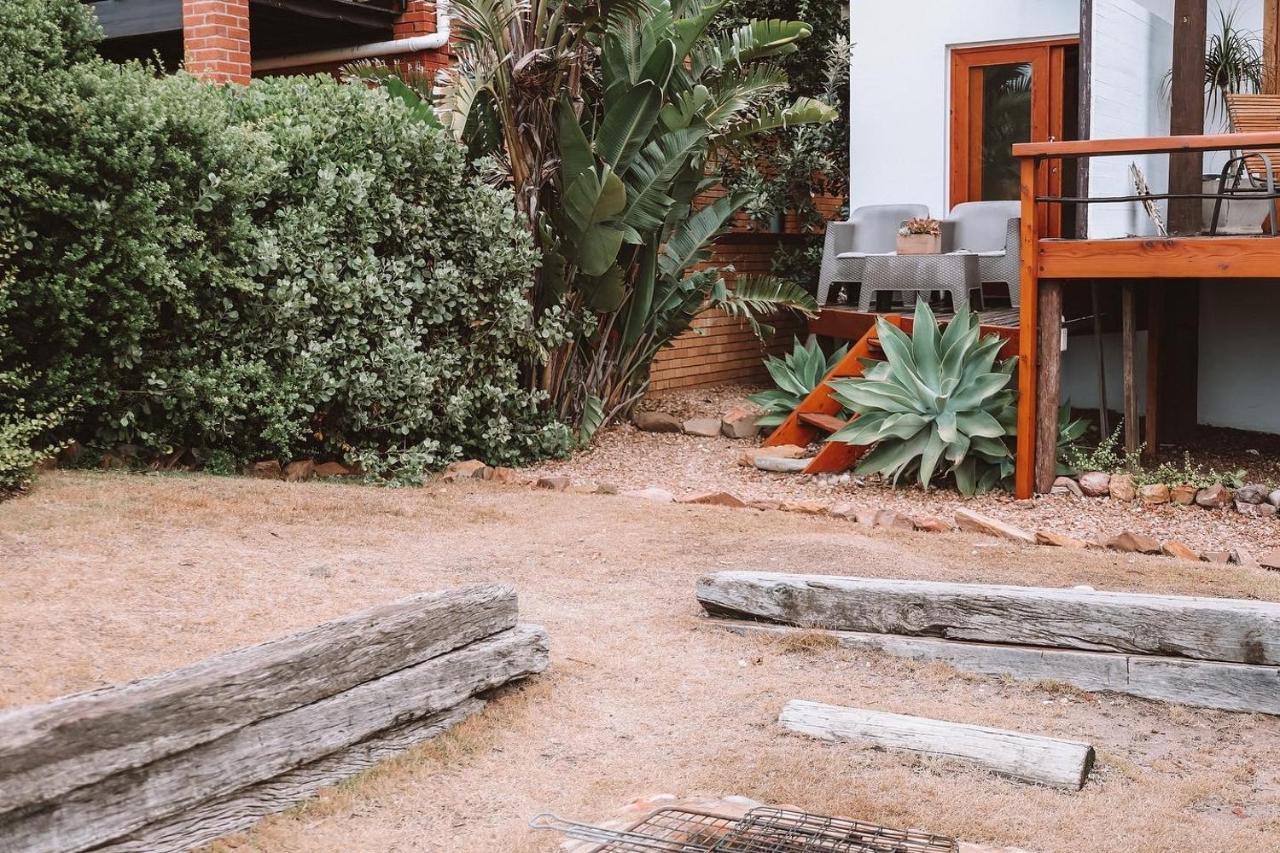 Dreamland Beach House & Studios At Supertubes Jeffreys Bay Exterior photo