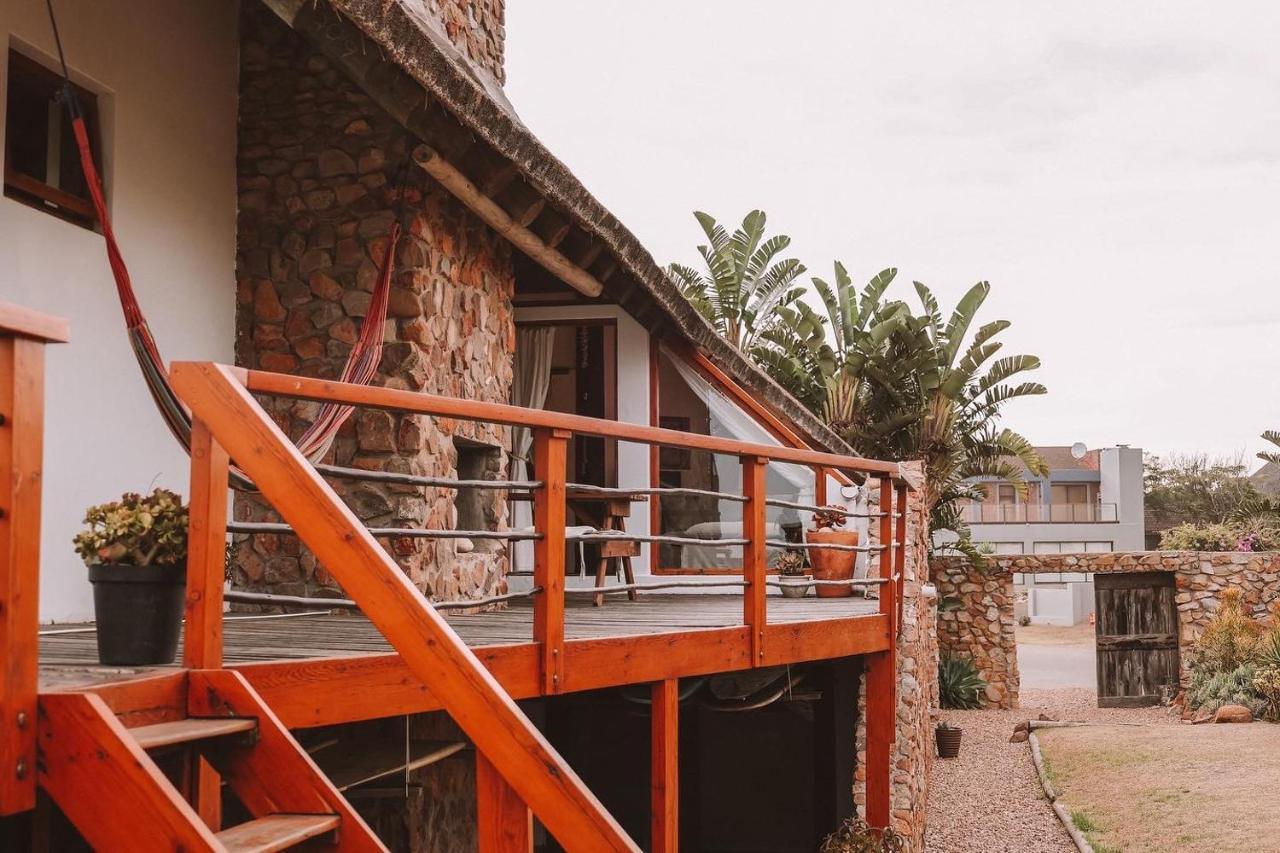 Dreamland Beach House & Studios At Supertubes Jeffreys Bay Exterior photo